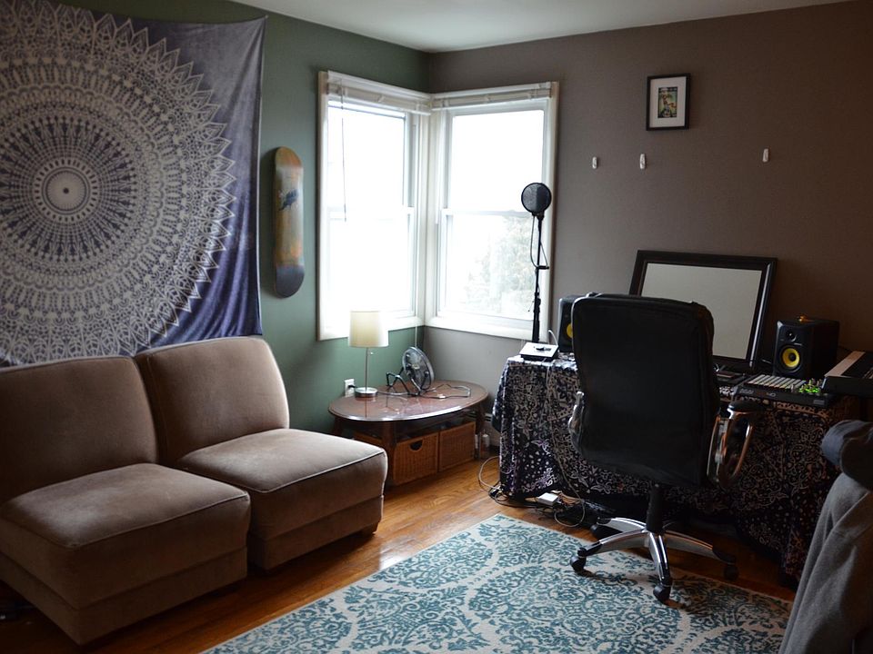 1st image of 11 Piermont Ave