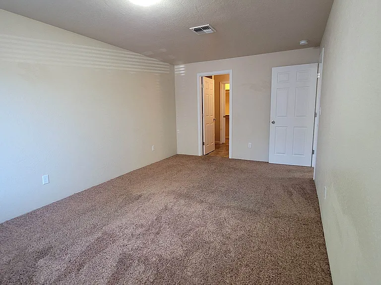 1694 Cloverlawn Dr — Photo 11