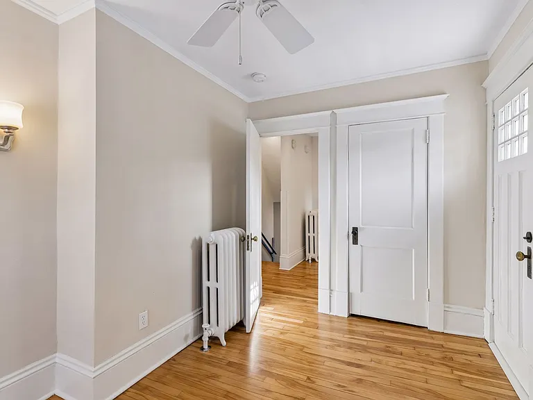 3329 Dupont Ave S — Photo 29