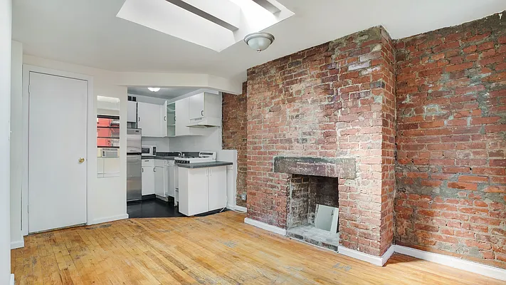 Rented by Creed Realty Group | media 9