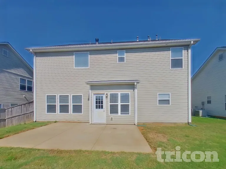 527 W Saddletree Dr — Photo 20