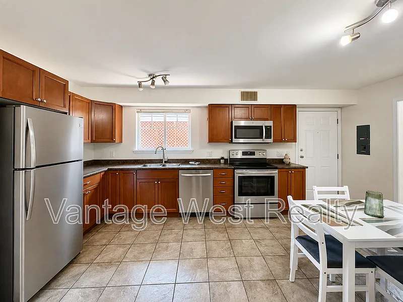 2 bed, 1.5 bath, $2,300 — Photo 2