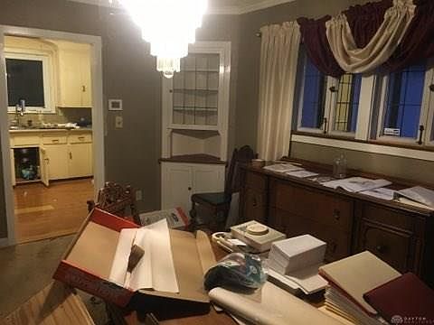 3rd image of 1839 Tennyson Ave