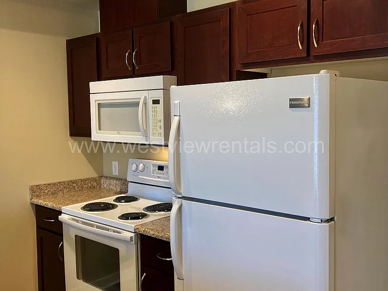 200 E Maple St — Photo 275