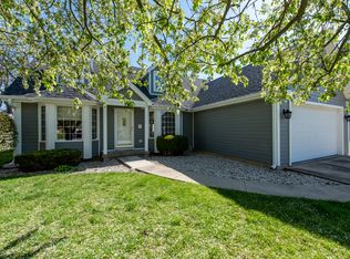 2403 Carmen Ct, Lindenhurst, IL 60046