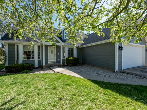 2403 Carmen Ct, Lindenhurst, IL 60046