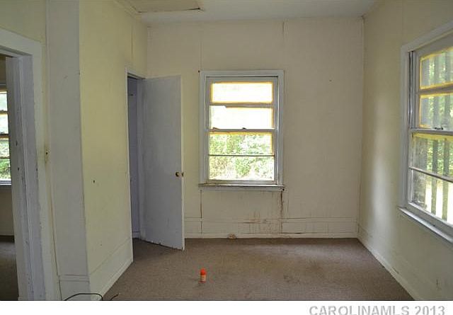 2nd image of 1056 Crawford Rd
