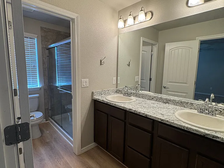 6802 Galpin Dr — Photo 22