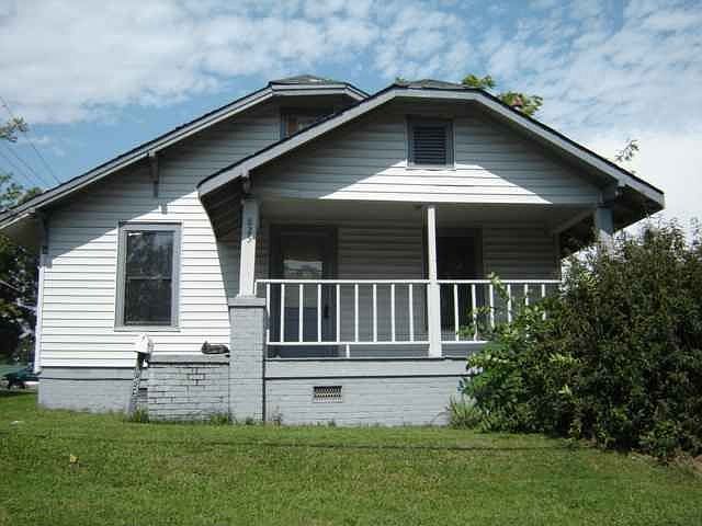 1st image of 819 Highland Ave SE