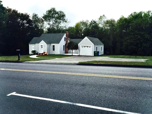 141 Shunpike Rd, Cromwell, CT 06416