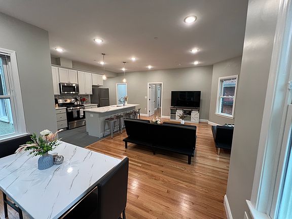 4th image of 16 Hamilton Rd APT 2
