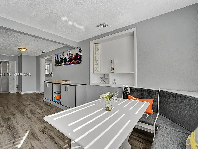 529 NW 8th St — Photo 31