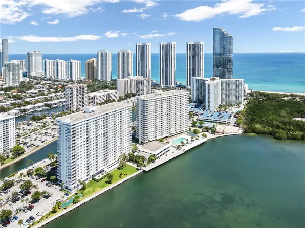 300 Bayview Dr APT 315, Sunny Isles Beach, FL 33160