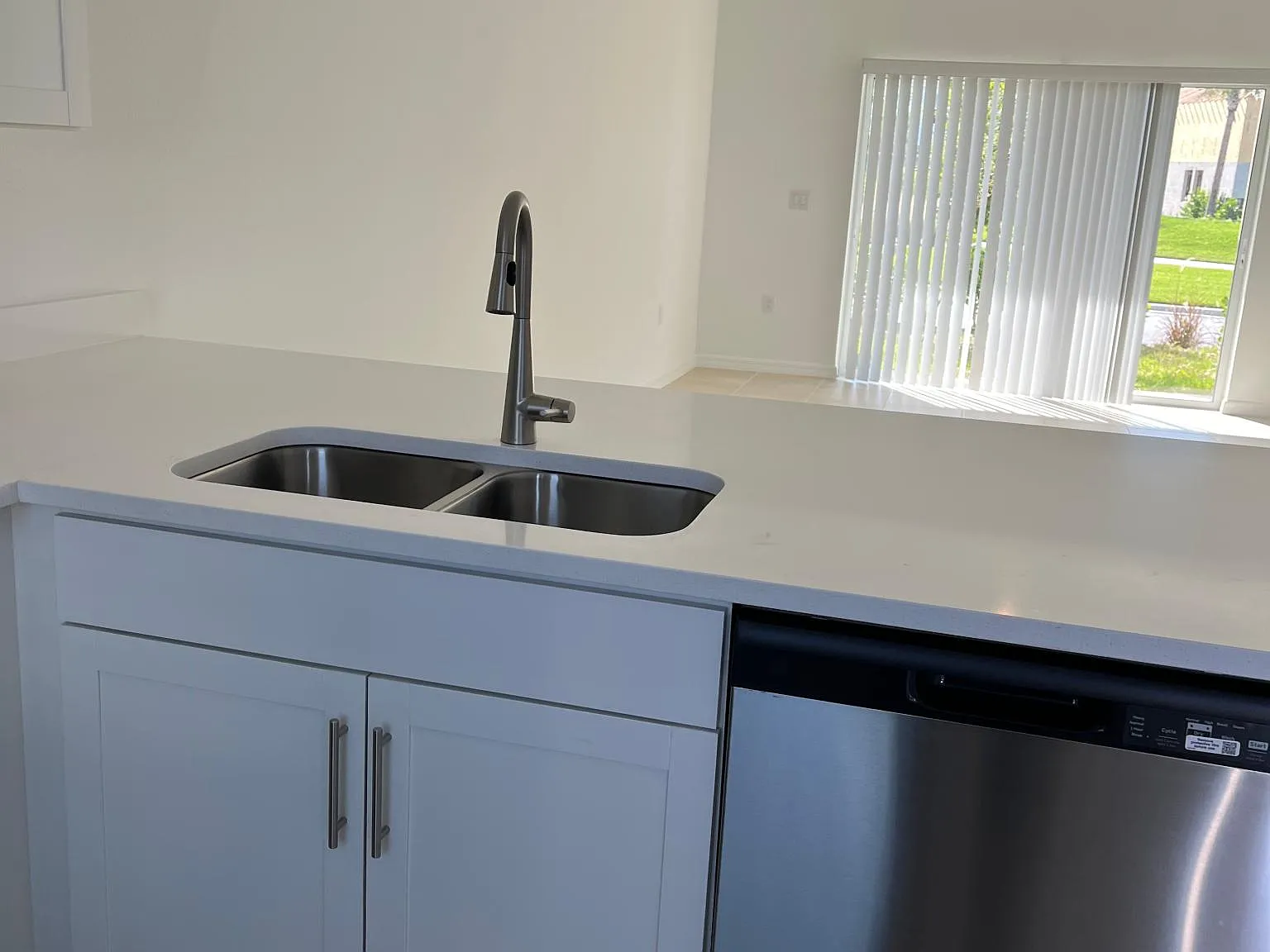 2 bed, 2.5 bath, 1180 sqft, $1,850 — Photo 3