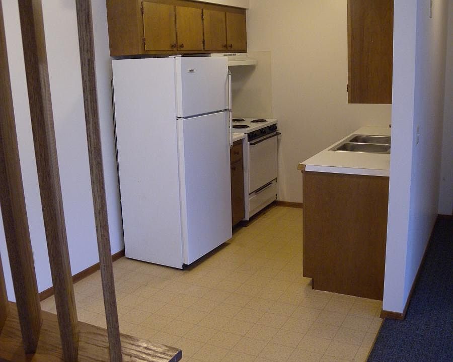 2nd image of 401 9th St SE APT 305