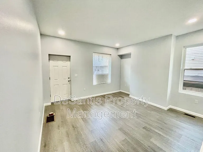 2 Edith Pl — Photo 3