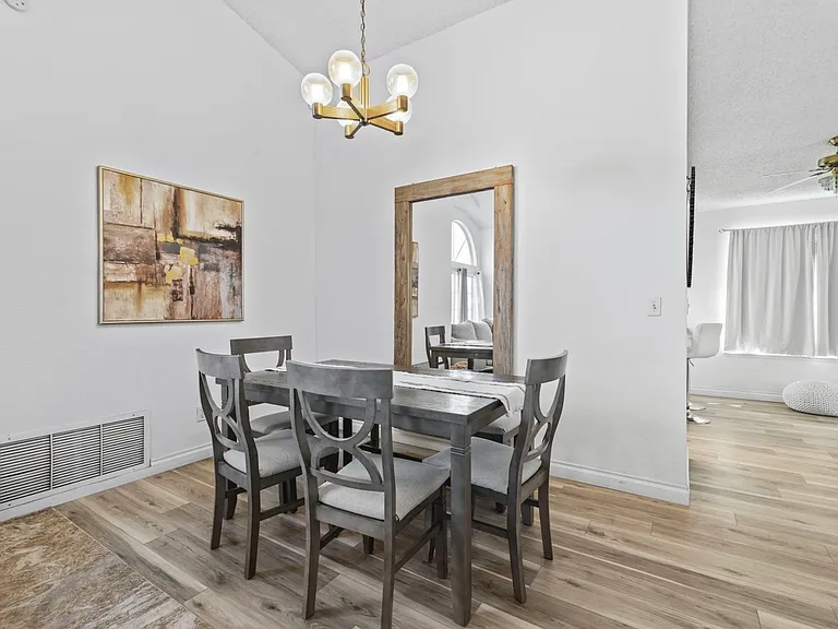 752 E Avenue J9 — Photo 29