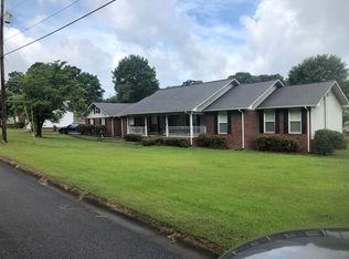5042 Red Oak Dr, Oxford, AL 36203
