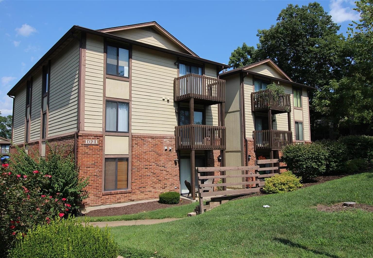 1021 Adworth Dr Apt A Saint Louis Mo 63125 Zillow