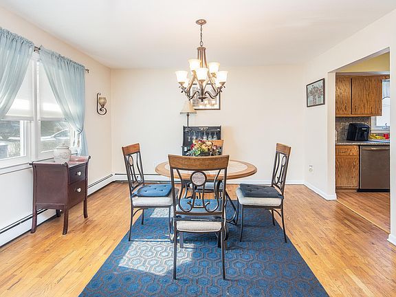 4th image of 2453 1st St Floor 2