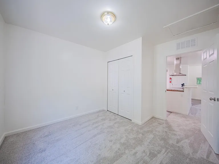 2472 Hawks Ave #2 — Photo 17