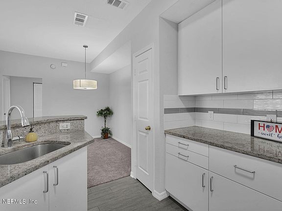 5th image of 13700 RICHMOND PARK Drive N #603