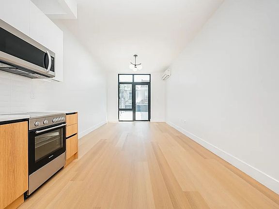 3rd image of 420 Gates Ave APT 2H
