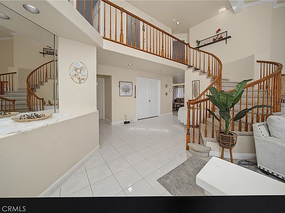 4th image of 21250 Tennyson Rd