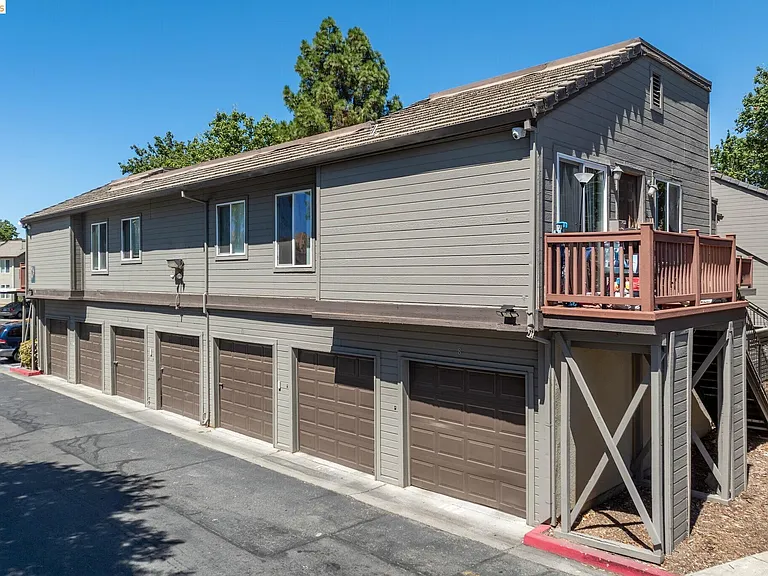2005 San Jose Dr #211 — Photo 17