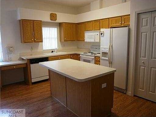 3rd image of 3771 Darston St