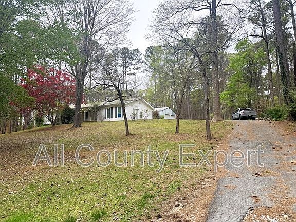 2nd image of 261 Ridgewood Rd