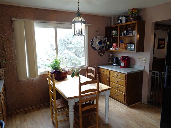 4th image of 1610 E Andover Dr