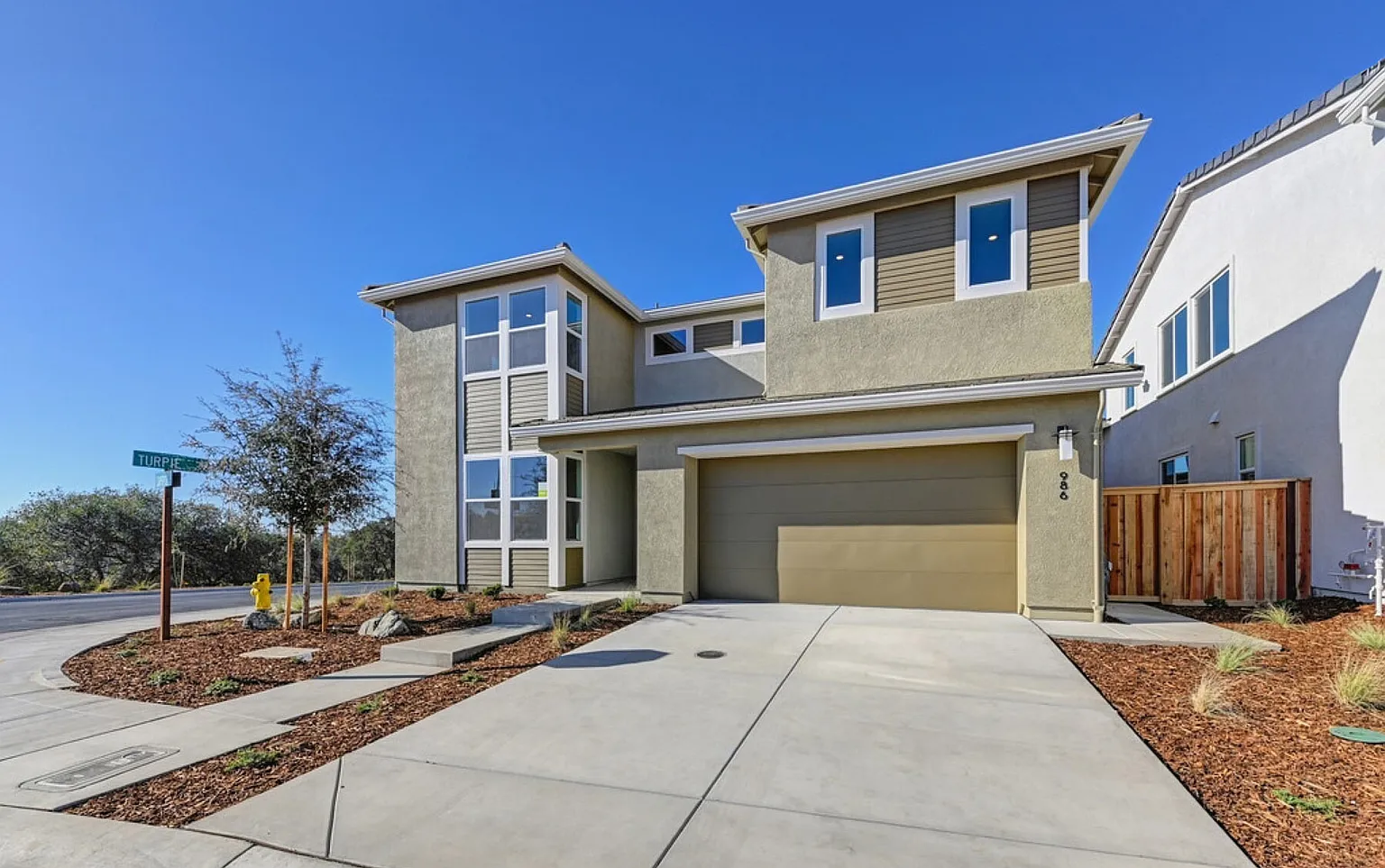 986 Caprock Ln photo 1
