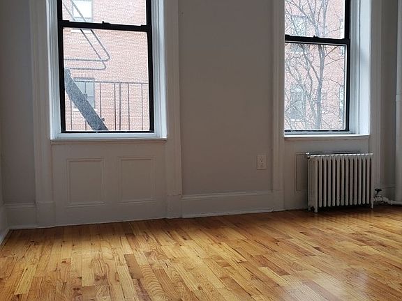 5th image of 407 W 52nd St APT 5F