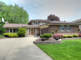 124 Bentley Ln, Schaumburg, IL 60193