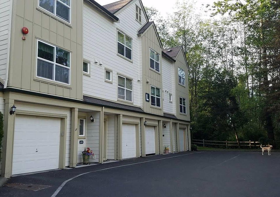 Front of unit. 3rd garage from left