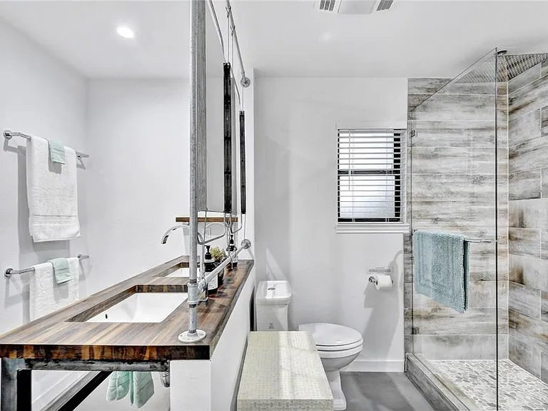 18410 Lake Terrace Dr — Photo 22