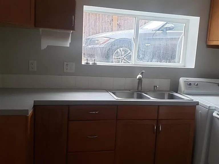 685 Randolph Avenue — Photo 7