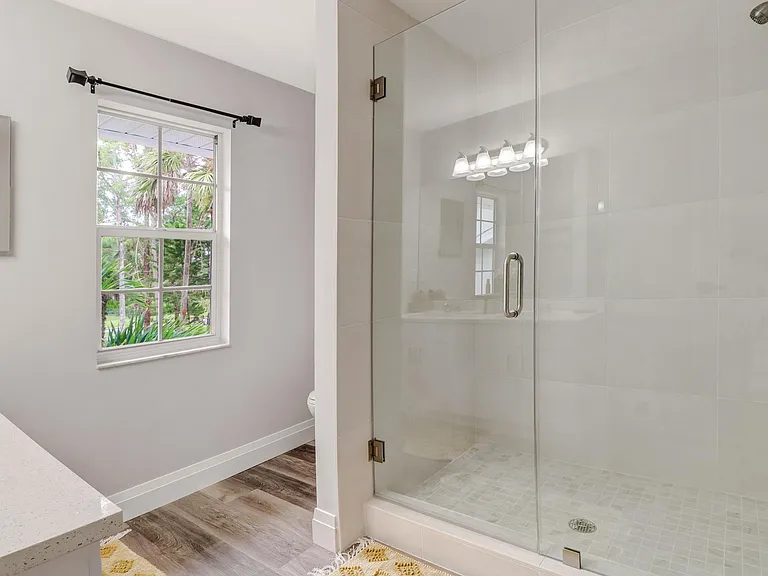 510 Wilson Blvd S — Photo 5