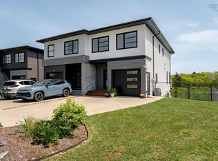 23 Grenoble Ct, Halifax, NS B3P 0J8