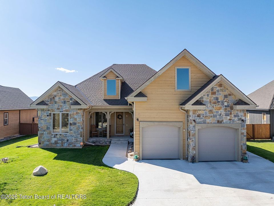 1st image of 70 Baywood Dr