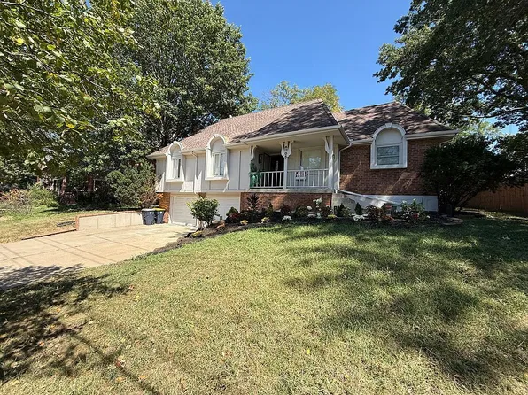 6705 N Overland Dr, Kansas City, MO 64151