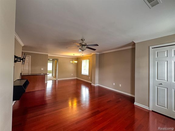 3rd image of 53274 W Providence Dr