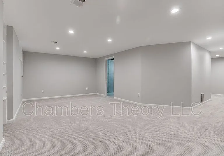 1003 Jennifer Ln — Photo 30