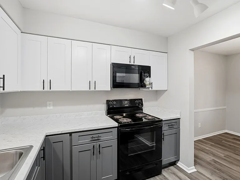 Northcrest Garden Apartments — Photo 4