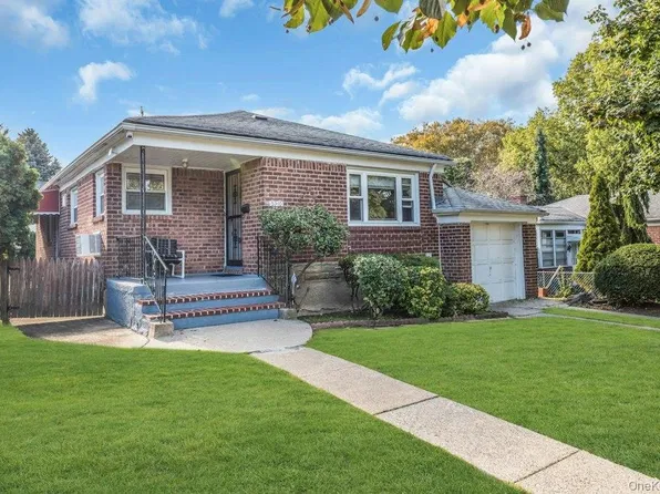 5310 Overbrook Street, Douglaston, NY 11362