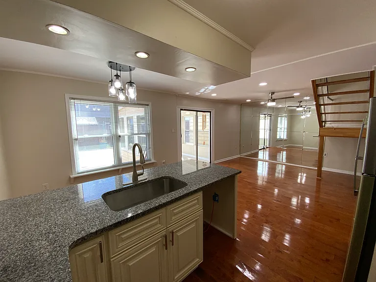 8422 Madison Pl — Photo 22