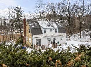 341 Martins Pond Rd, Groton, MA 01450