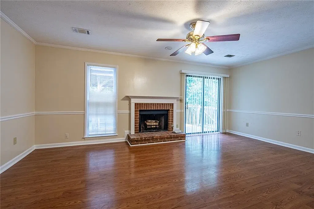 2928 Governors Ct — Photo 2