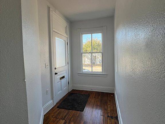 4th image of 521 N 29th St APT 2